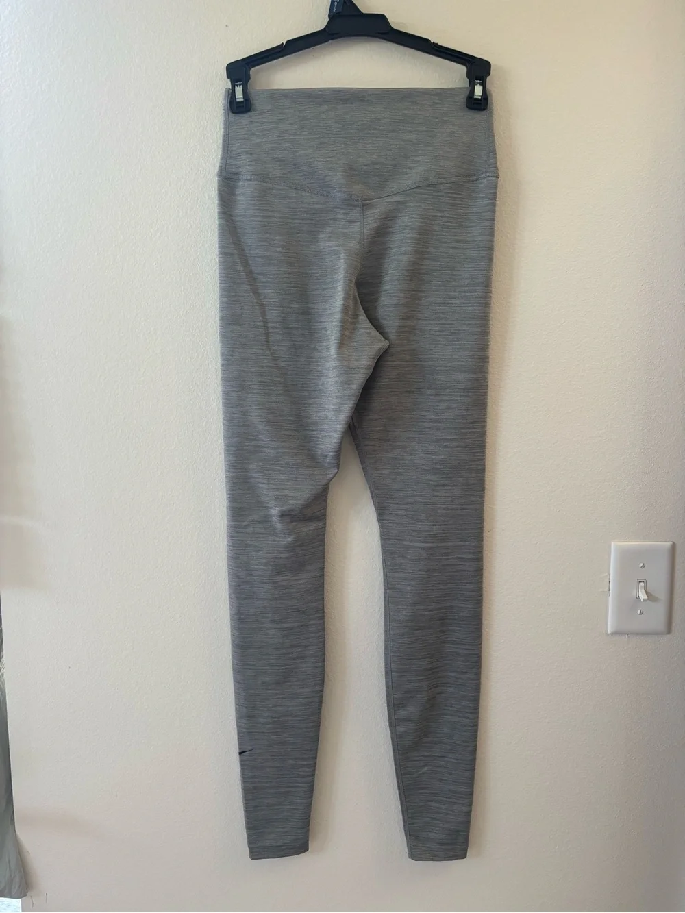 Nike women’s Gray High-Waist Leggings Size XS